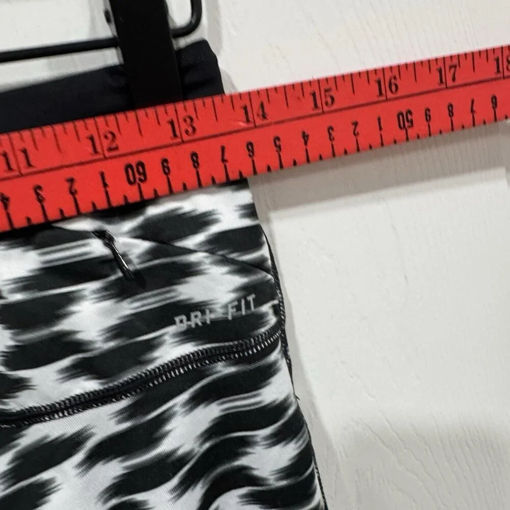 Nike‎  Leggings Womens Medium Compression Active Pants 28
